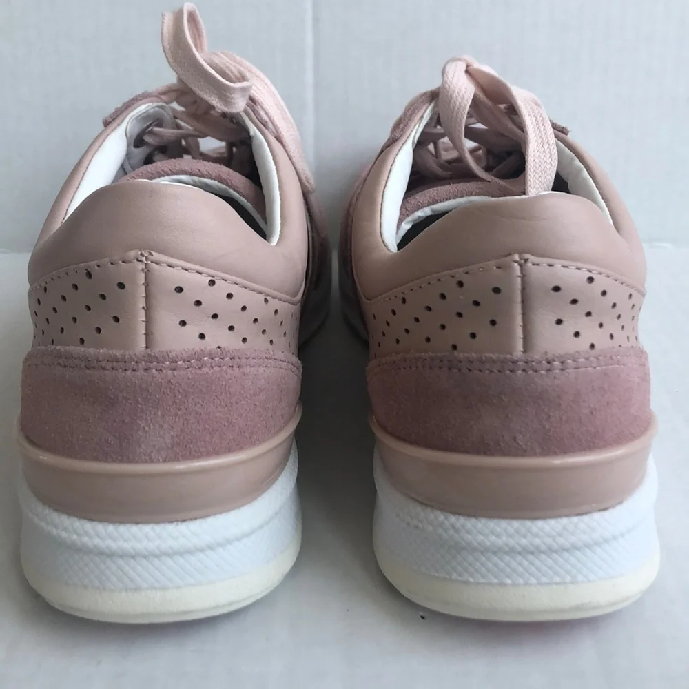 Foot petals “Bea” comfort tennis shoe sneaker